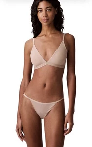 Calvin Klein Women's Form to Body Lightly Lined Triangle Bralette - Large - Picture 1 of 4