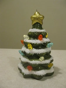 Árbol de Navidad iluminado de cerámica con nieve, adorno de Navidad casa de muñecas 4-1/4" h - Imagen 1 de 6