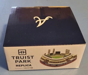 Atlanta Braves Truist Park replica stadio omaggio nuovo con scatola 2025 SGA - Foto 1 di 7