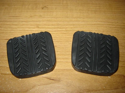 BRAND NEW Ford Escort ZX2 BRAKE / CLUTCH Pedal Pads Fits 1998 - 2003 (TWO) - Image 1 of 2