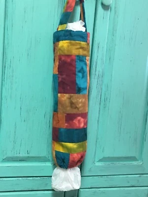 Ручной работы окрашенный хлопок ткани лоскутное одеяло пластиковый пакет держатель - единственный в своем роде! - Изображение 1 из 4