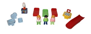 Vintage Playmobil 1990 Lot Of 3 Figures Bedroom Bathroom Furniture 14 Pieces - Picture 1 of 4