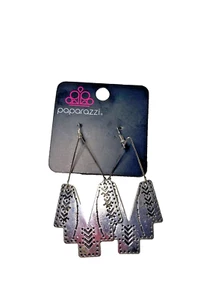 NEW Paparazzi Earrings Fashionable & Lightweight silver color accessories - Picture 1 of 4