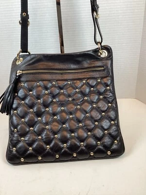 Correa de hombro Claudia Firenze acolchada de cuero negro con tachuelas hecha en Italia Foto 1 de 4