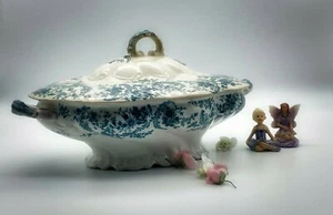 Beautiful antique vintage blue and white porcelain soup tureen lidded floral - Picture 1 of 12