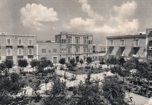 Cartolina Molfetta Piazzale Pansini E Gallo Con Istituto. - Foto 1 di 1