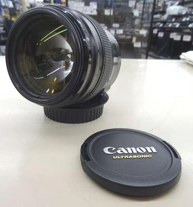 Standard and medium telephoto prime lens Model EF 100MM F2 USM CANON - Picture 1 of 6