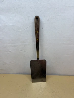 ONEIDA VINTAGE STAINLESS STEEL SPATULA WITH WOOD HANDLE MADE IN USA - Image 1 of 4