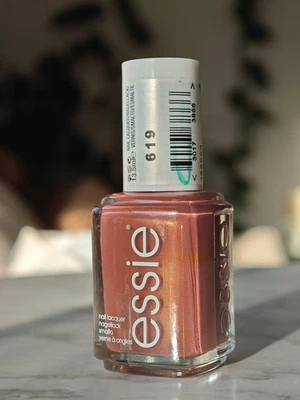 Essie Nagellack "teacup half full" (619) - Bild 1 von 3
