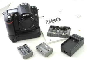 Nikon D80 10.2MP DSLR Kamera Body, MB-D80, Auslösungen /shutter count 30099 - Bild 1 von 5