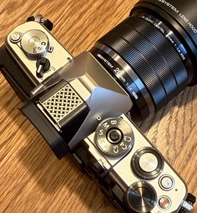 Camera Hot Shoe Cover Brass Alloy Woven Pattern For Nikon Fujifilm Canon Leica - Picture 1 of 5