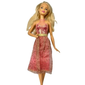 Barbie Fashion 2013 Dress Up Glittering Peach Pink Gold Kleid - Bild 1 von 4