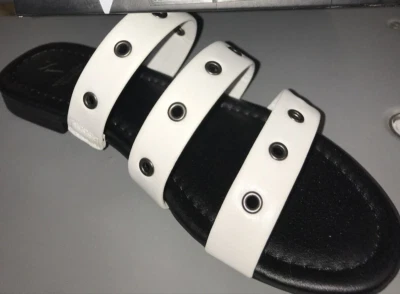 Vera Wang  Memory Foam WHITE SLIDE SANDAL Size 5 WHITE SHOES DESIGNER - Image 1 of 2