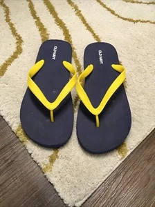 Men's Old Navy Flip Flops Size 8 9 Navy Blue Gold Yellow Beach NEW!!! - Picture 1 of 13