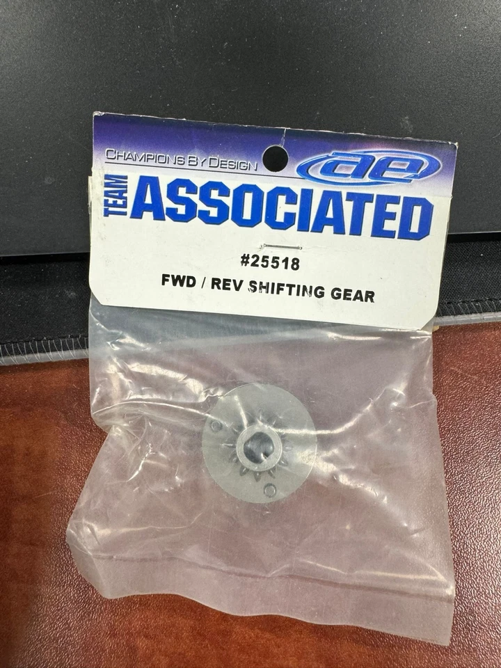 VINTAGE TEAM ASSOCIATED 25518 FORWARD / REVERSE SHIFTING GEAR - Image 1 of 1