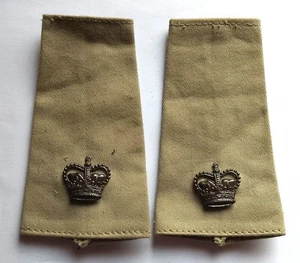 Original matching pair of Slip on Rank Insignia - Picture 1 of 2
