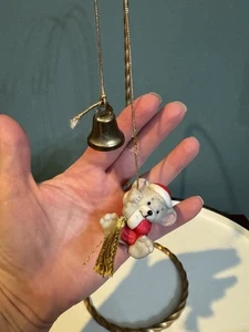 Vintage Weihnachtsbär hängend von Glocke Christbaumschmuck - süß & kitschig - Bild 1 von 5