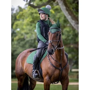 Almohadilla de sillín inglesa cuadrada de contacto cercano de gamuza IT07600 LeMieux - verde cazador - Imagen 1 de 2