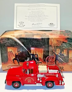 Camioneta Ford Matchbox Collectibles 1:43 Bomberos Edición Especial YFE14 - Imagen 1 de 17