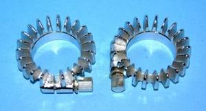 70-4501Set Krümmerklemmsterne Set Triumph p/u finned exhaust clamp pair E4501 - Picture 1 of 2
