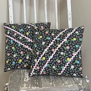 Pair Vintage 1950s Quilted Floral Pillows Pink Black 12x12 - Picture 1 of 7