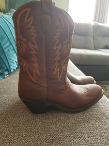 Pointed Toe Western Boots 