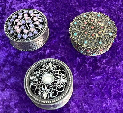 3 Vintage Ornate Metal Trinket Boxes. (C) - Image 1 of 4