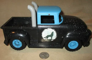 Camion pick up internazionale K&M con pile di scarico - Lupo ululante luna piena - Foto 1 di 8