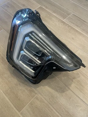 Faro genuino GMC Terrain 2025-2026 lado del pasajero # 26575119 Foto 1 de 4