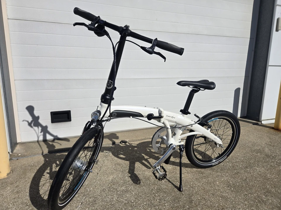 Dahon Mu P11 Folding Bike 20" wheel Shimano Alfine 11 speed hub  dynamo light - Image 1 of 4