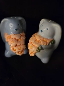 Bunny Salt & Pepper Shakers - Picture 1 of 4