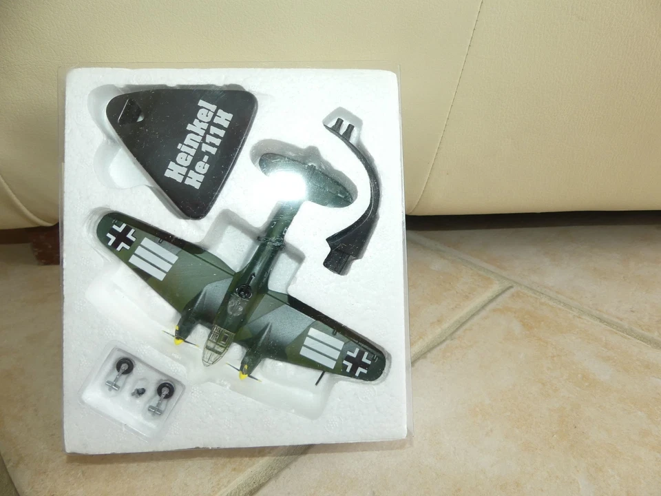 AVION BOMBARDIERS HEINKEL HE-111 H ATLAS 1:144 - Photo 1/1