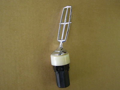 NOS 1988 1989 1992 -1995 Ford Lincoln Continental Hood Ornament Emblem 1993 1994 - Image 1 of 3