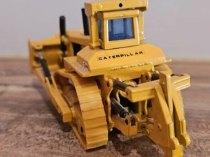 Modellino Bulldozer Ridotto Caterpillar D-10 di Joal - Rif. 220 - Foto 1 di 5