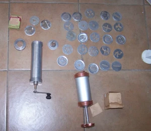 Vintage Mirro Cookie Pastry Press 25 Discs NO TIP AND VINTAGE COOKIE PRESS,SAWA - Picture 1 of 8