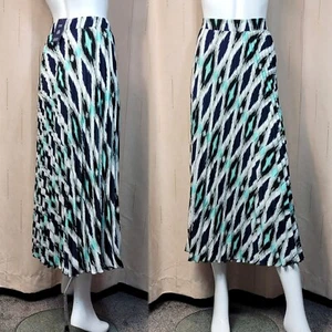 M&S Longer MIDI Pleated SKIRT ~ Size 18 Long ~ BLUE Mix - Picture 1 of 7
