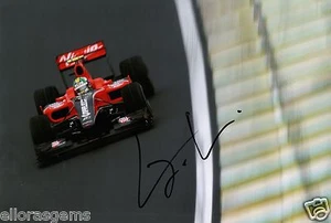 Foto firmada a mano del piloto de Fórmula Uno Lucas di Grassi Virgin Racing 12x8" AL - Imagen 1 de 1