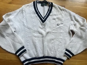 Fred Perry Tennispullover mit V-Ausschnitt - Bild 1 von 4