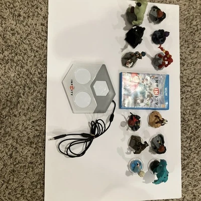 Base Portal Disney Infinity con 12 figuras todo está limpio y probado Foto 1 de 4