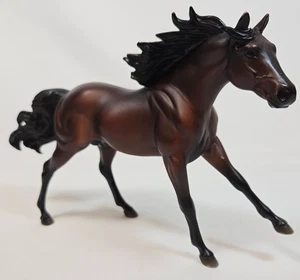 Breyer Reeves Bay Running Stallion Traditional Model Horse Reddish Brown - Picture 1 of 15