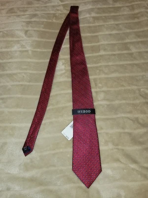 Nuevo vestido clásico formal con corbata de seda Izod para hombre rojo con diseño geométrico  Foto 1 de 4