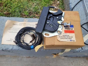 MOPAR NOS Chrysler 4186013 Power Release TRUNK DECK LID LATCH PACKAGE RARE - Picture 1 of 4