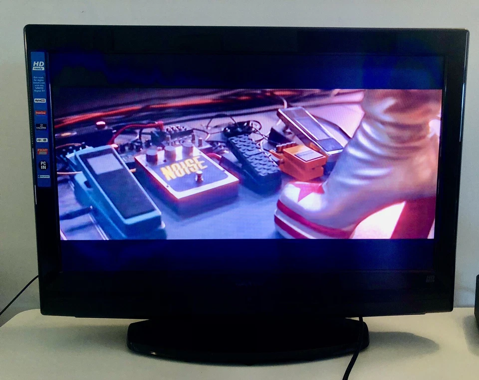 Sanyo 26” CE26LD47d LCD HD Ready 720p Television TV 2 x HDMI + Remote - Image 1 of 4