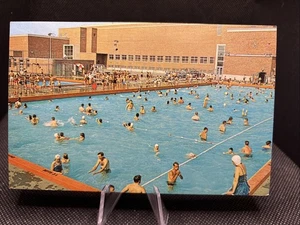 POSTCARD: Recreational Gymnasium, Purdue University N2 - Picture 1 of 2