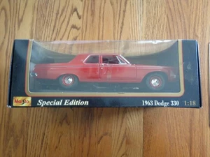 Maisto 1963 Red Dodge 330 - Special Edition - 1:18 - Diecast Modellauto - Neu - Bild 1 von 8