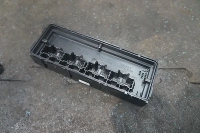 Temperature Climate Module 13506230 OEM Chevrolet Suburban Tahoe Yukon 2015-16 - Image 1 of 3