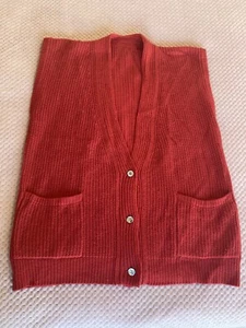 Men's Knit Sweater Vest Red Cashmere Wool Size 40 Buttons Pockets Grandpacore - Picture 1 of 14