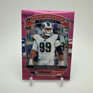 2018 Panini Rookies & Stars Great American Heroes Pink /85 Aaron Donald #GAH-17 - Foto 1 di 2