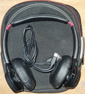 Plantronics Voyager Focus UC B825 Auricolare Bluetooth - Nero - Foto 1 di 1