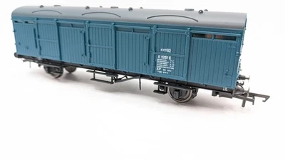 HORNBY R6918 BR (ex LNER)  EXTRA LONG CCT VAN E1251E BR BLUE - Image 1 of 4